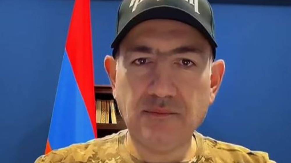 Փաշինյանը հագել է հեղափոխության օրերի շապիկն ու հիշել «Հայեր ջան, դուխով» երգը