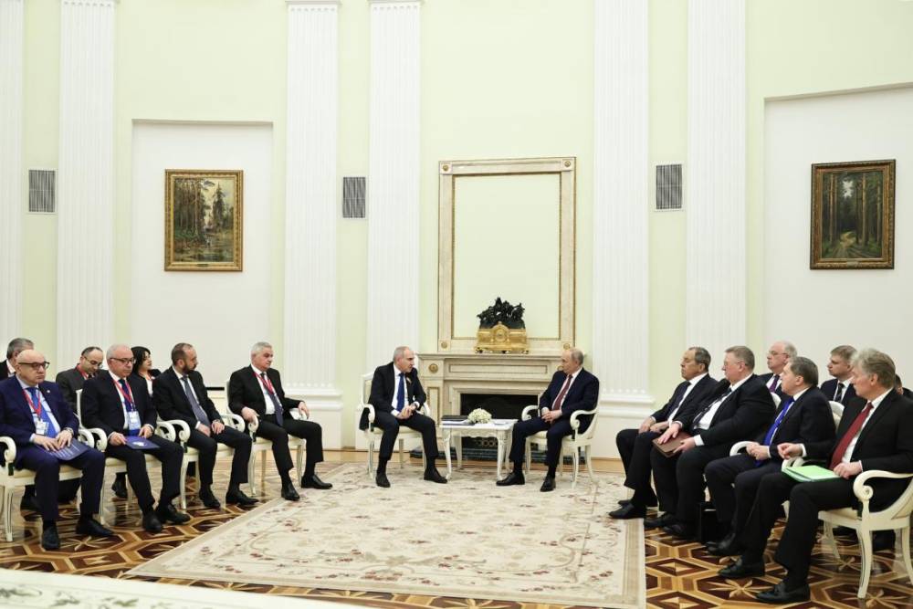 Ի՞նչ են դրդել Փաշինյանին արտաքին տերերը․ «Հրապարակ»