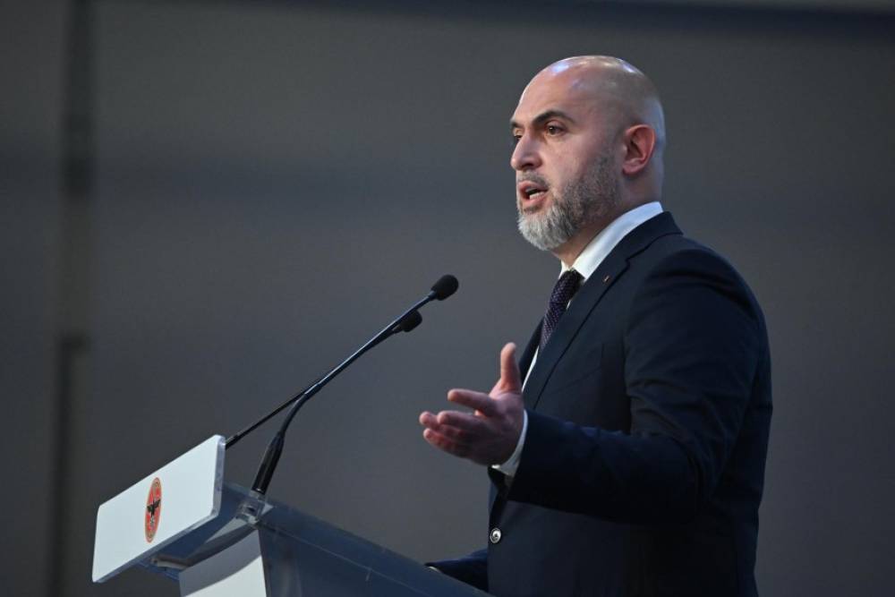 Արմեն Աշոտյանը կոչ է անում հայ մնալ