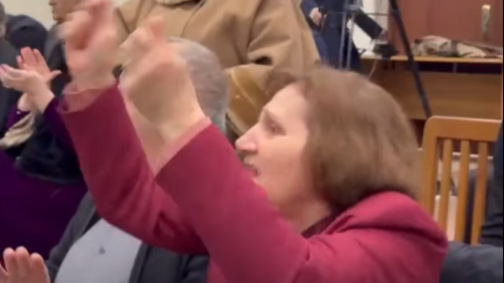 Սուտ է, ամոթ. Բագրատ Սրբազանի աջակիցները՝ հանրային մեղադրողին