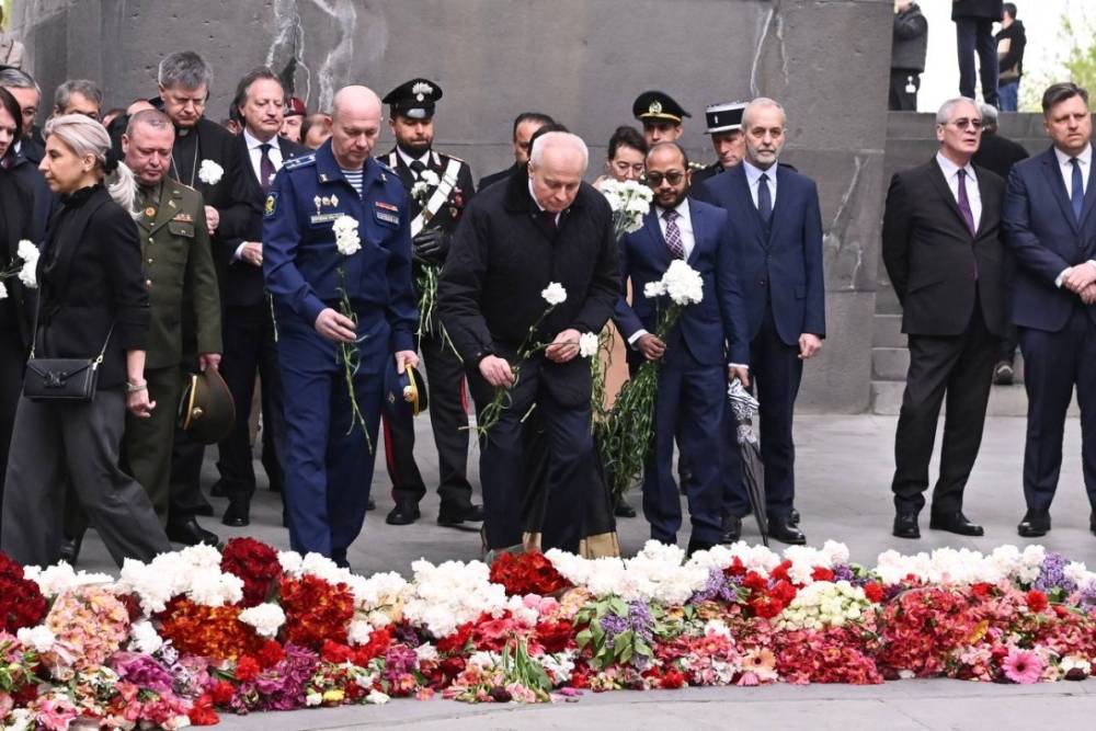 Ռուսաստանի դեսպանը հարգանքի տուրք մատուցեց Հայոց ցեղասպանության զոհերի հիշատակին