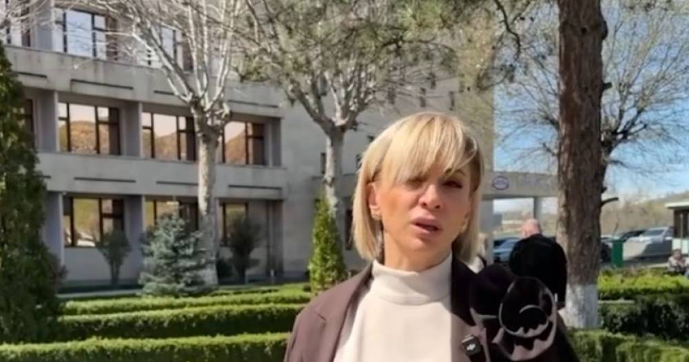 18-ամյա Դավիթը թույլ է, կանգնել չի կարողանում, մորը թույլ չեն տալիս տեսակցել. փաստաբան