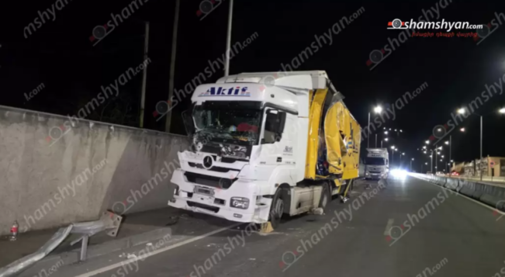 Երևանում թուրքական համարանիշներով բեռնատարը փլnւզել է բնակչի տան պարիսպը և հայտնվել մայթին