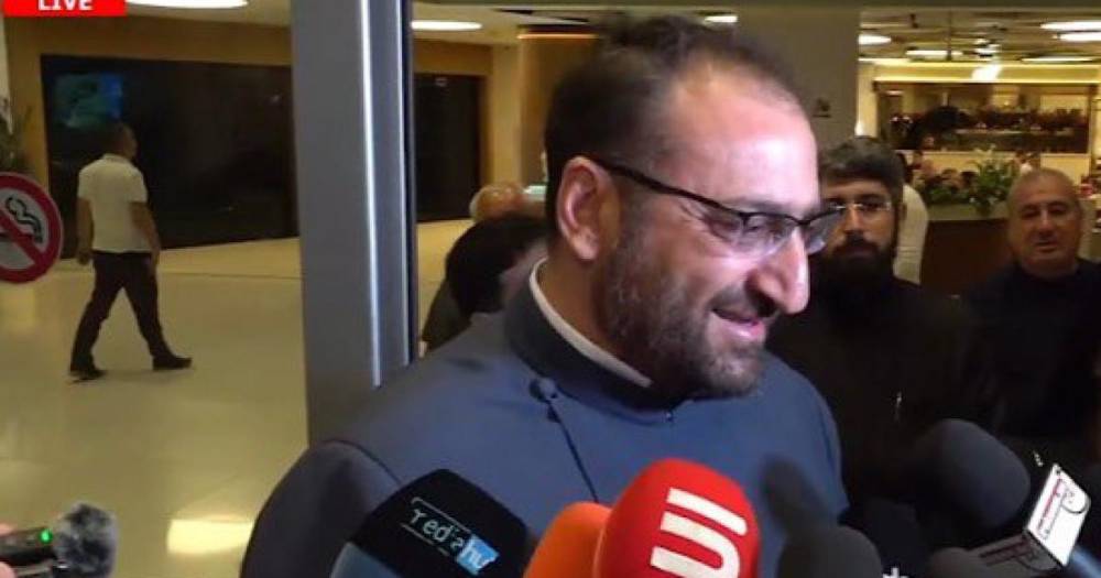 ՔՊ-ում ուղիղ տեքստով ասում են՝ ովքեր եկեղեցու հետևորդներ են՝ «մեզ մի՛ ընտրեք». Արշակ Սրբազան