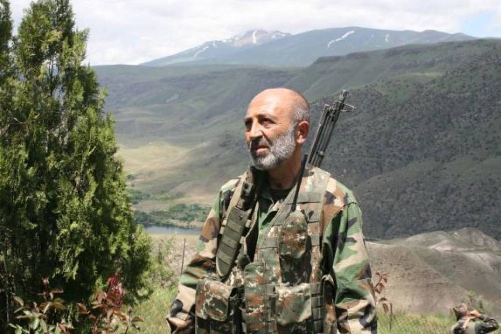 Չեմ զարմանում՝ ձեր ուսուցիչները Մայր Աթոռում Խորեն Վեհափառ են խեղդել, հո իրենցից հետ չեք մնալու