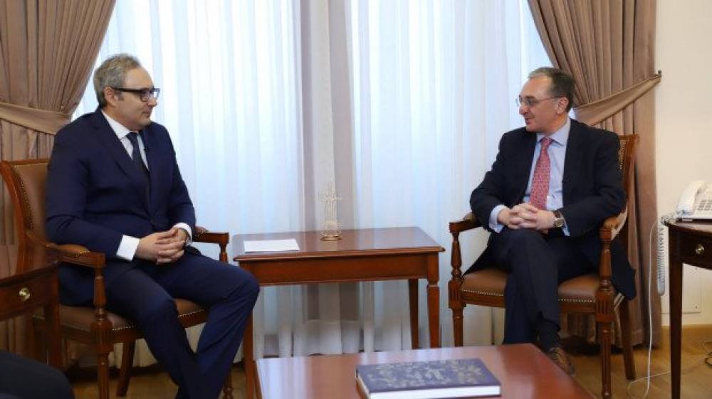 Հայաստանի ԱԳ նախարարը Ռաֆայել Հովհաննիսյանին պարգեւատրել է Պատվո մեդալով