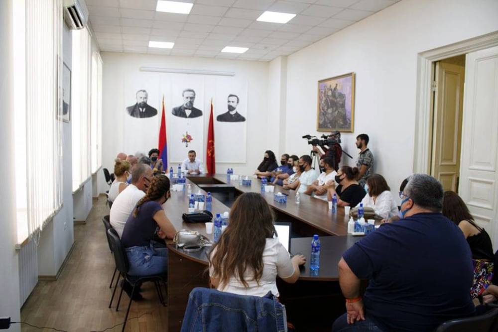 Վարորդական իրավունքից մինչև հարկային արտոնություններ. ՀՅԴ ՀԳՄ ներկայացուցիչը հանդիպել է լիբանանահայ ու սիրիահայ հայրենադարձներին