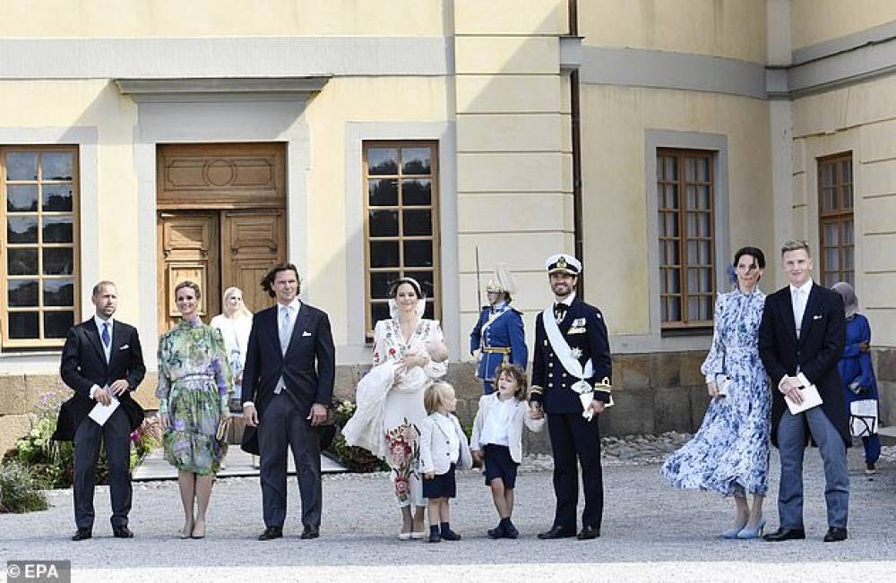 Շվեդիայի թագավորական ընտանիքը՝ արքայազն Ջուլիանի մկրտության արարողությանը. Daily Mail-ն ուշագրավ կադրեր է հրապարակել