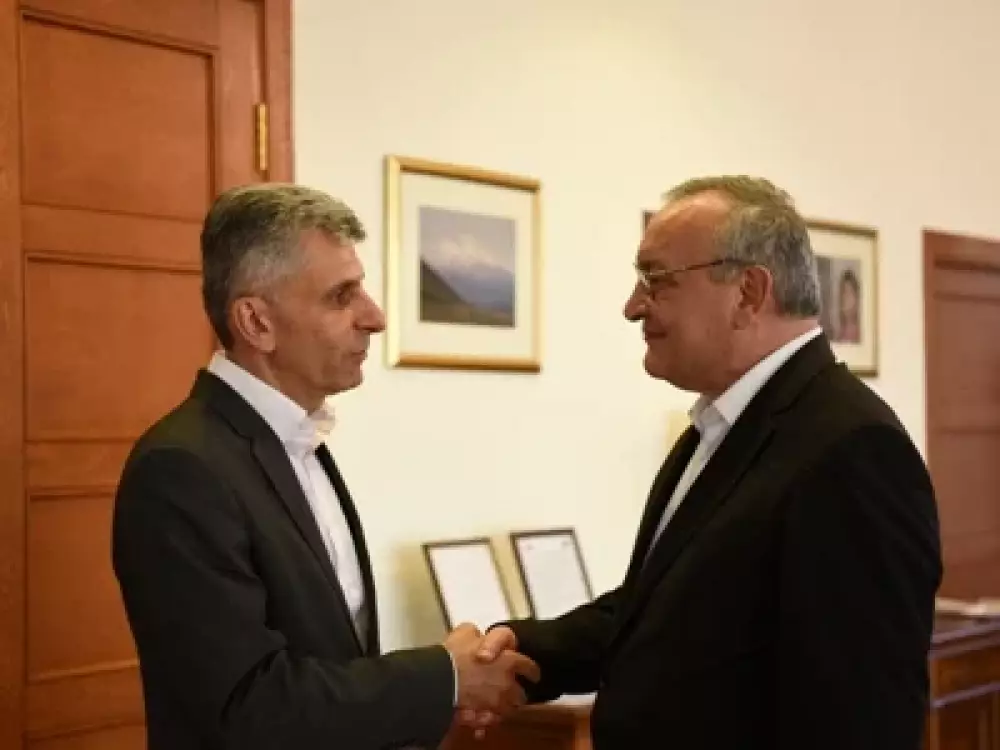 Ո՞վ «սպիսատ արեց» Թովմասյանին, եւ ինչ հավակնություններ ունեն ՀՅԴ-ականներն Արցախում․ «Իրավունք»