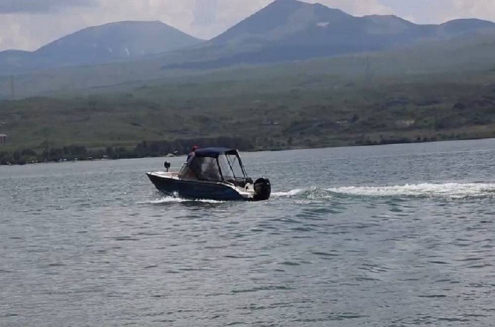 Ջրափրկարարները մոտորանավակով քաղաքացիների են դուրս բերել ափ