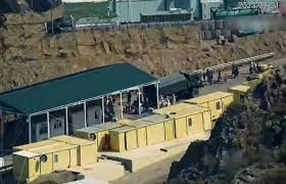 41 քաղաքացի Արցախից տեղափոխվել է Հայաստան. Ադրբեջանցիները ստիպել են ուղեւորներին ոտքով անցնել Հակարիի կամուրջը