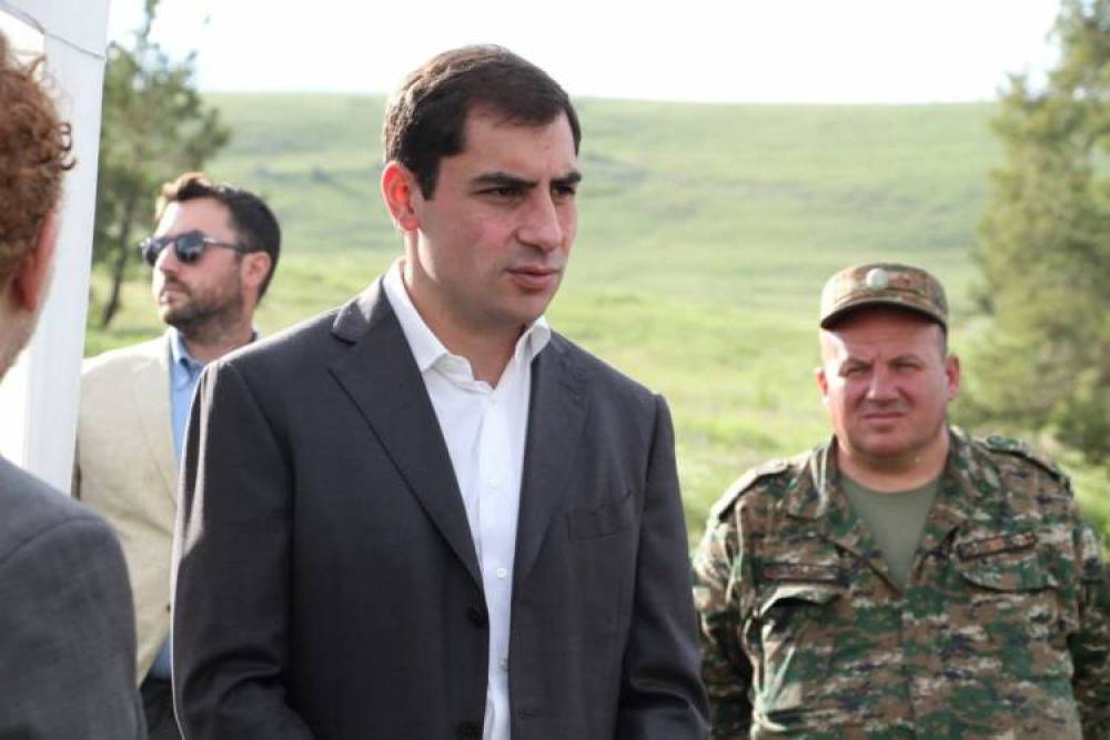 Ջերմուկ քաղաքապետն ամուսնանում է. ով է հարսնացուն. «Հրապարակ»