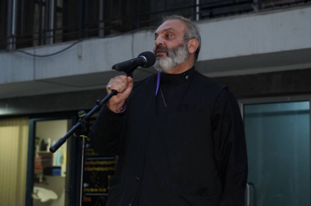 «Համակարգչի առջև նստած՝ Արցախը հանձնել են»․ Բագրատ Սրբшզան