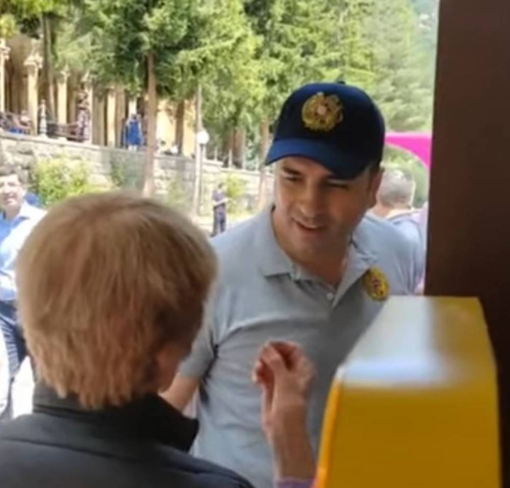 Էս ի՞նչ ա, դեմքի մասկա ա, ինձ կակ ռազ պետք էր․ Ալեն Սիմոնյանը՝ Վայոց ձորի մարզում
