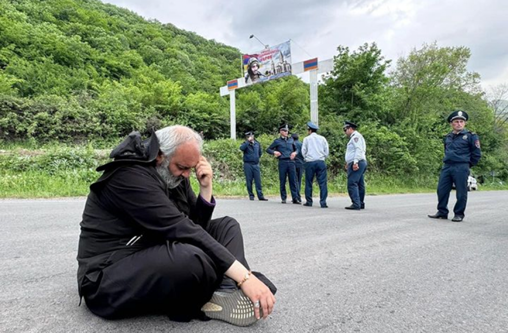 Հայտնի է՝ որ ԲԿ–ում է Սրբազանը