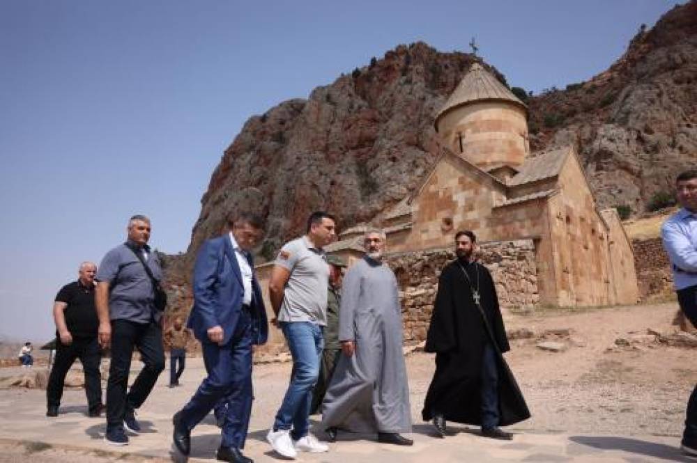 Ալեն Սիմոնյանը Վայոց ձորի մարզում է. այցը մեկնարկել է Նորավանք այցելությամբ