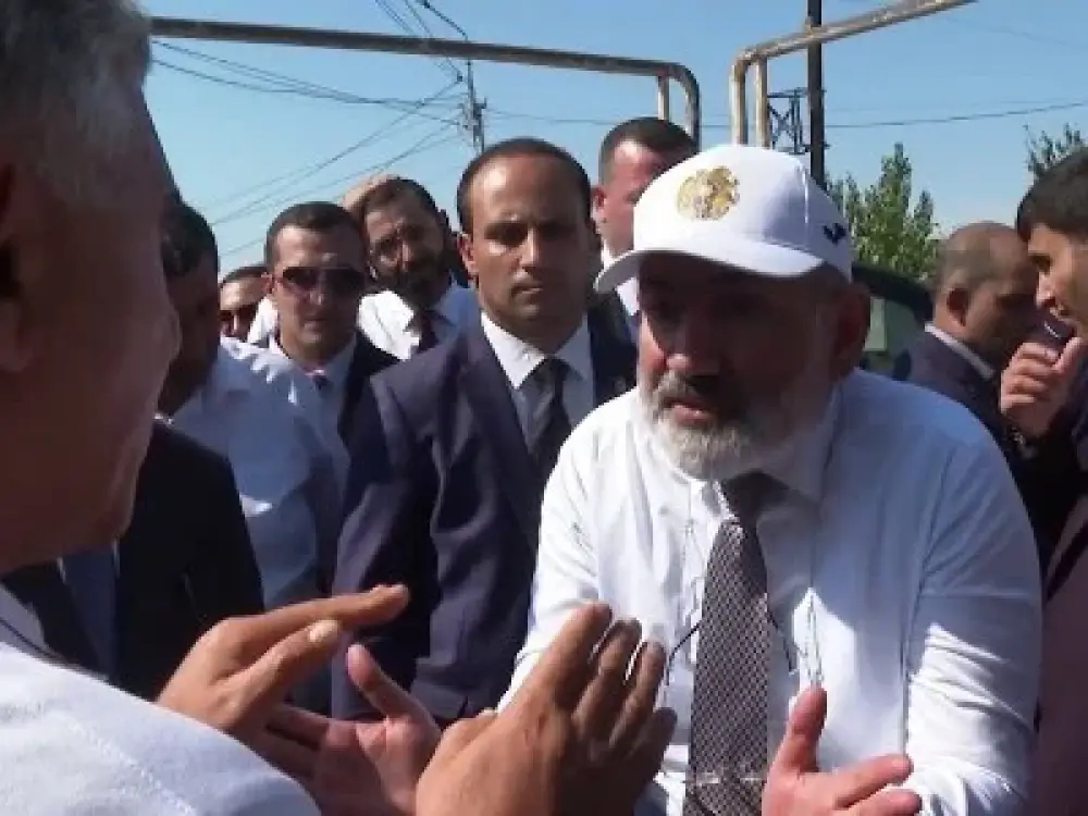 Դուք չպետք է ասեք՝ Կառավարությու՛ն, ասա՛, որ մթերողը 200 դրամով վերցնի խաղողը. Փաշինյանը՝ Այգեհովիտի բնակիչներին