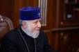 Թող բարձրյալ Աստված իր սուրբ աջի հովանու ներքո խաղաղության մեջ պահի հայրենի մեր երկիրը և բարօրություն շնորհի աշխարհասփյուռ մեր ժողովրդին. Վեհափառ