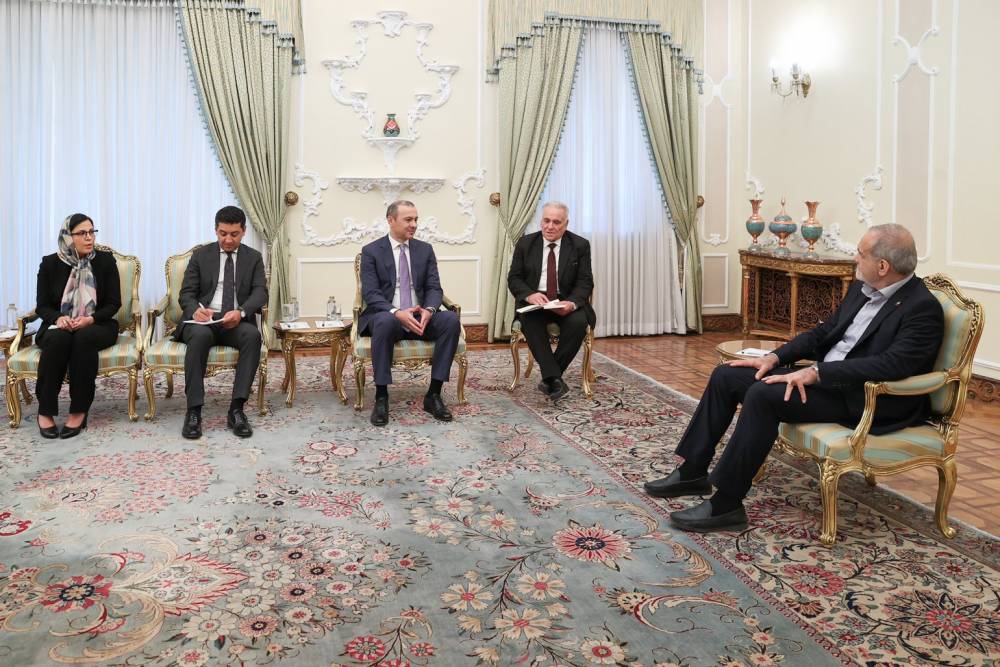 Հայաստան-Իրան վերջին բարձրաստիճան շփումները և իմ պաշտոնական այցը ՀՀ նպաստել են Իրանում առկա անորոշությունների արդյունավետ հասցեագրմանը․ Փեզեշքիանը՝ Գրիգորյանին