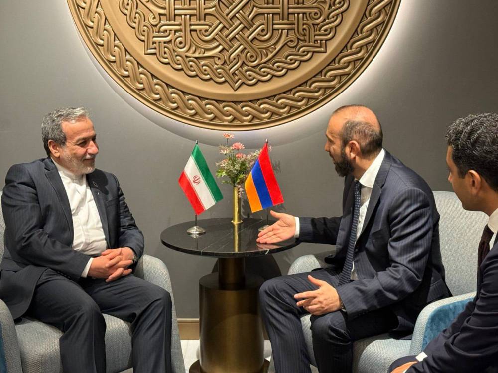 Երևանում Արարատ Միրզոյանն ու Աբբաս Արաղչին հանդիպում են ունեցել