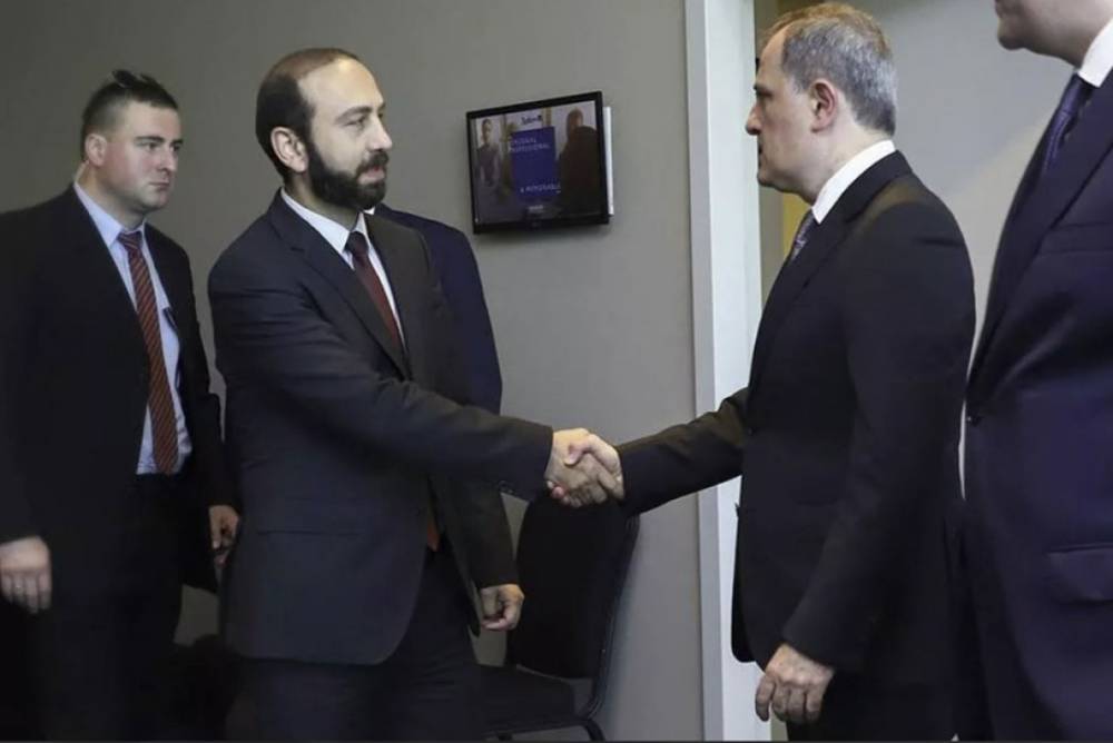 Միրզոյանն ու Բայրամովը զրուցել են հեռախոսով