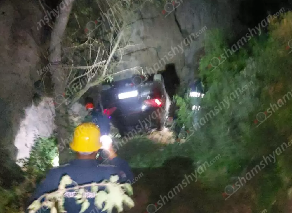 Սյունիքի մարզում վարորդը մեքենայով հայտնվել է ձորում․ կա 1 զոհ, 1 վիրավոր