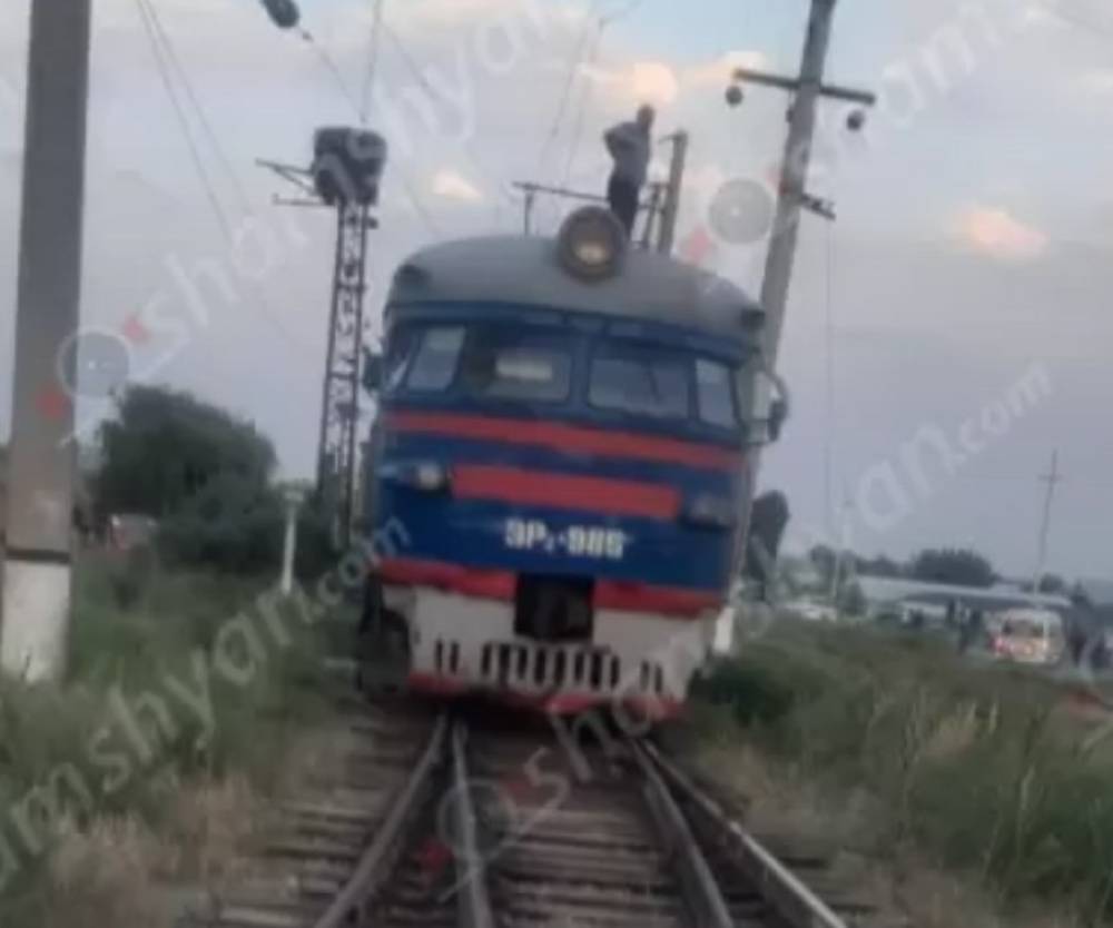 էլեկտրական լարը պոկվել և ընկել է Երևան-Գյումրի գնացքի վրա․ Շամշյան