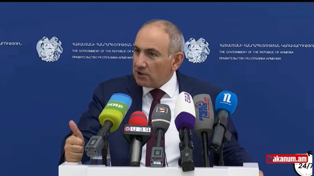 Սաստիկ սպառնում եմ, մտնելու եմ շենք, ով հելավ դեմս ազատելու եմ․ Փաշինյանն ափերից դուրս եկավ