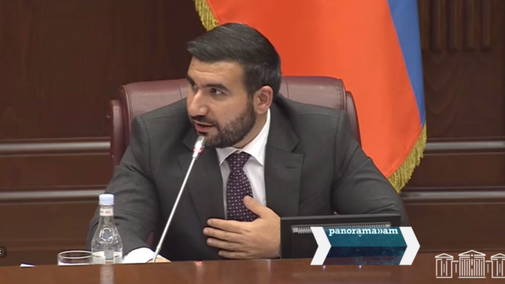 Վահագն Ալեքսանյանն այսօր 18։00-20։00-ն ԱԺ լրացուցիչ նիստ ավելացրեց՝ անտեսելով մինչև քվեարկությունը ընդմիջման «Ուժեղ Հայաստանի» պահանջը