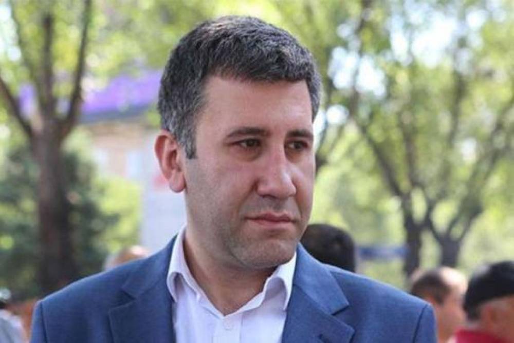 Իրավաբանությունը ոչ միայն ու ոչ այնքան գիտելիքի մասին է, որքան արժեքների ու կեցվածքի, հիմա ու՞մ օրինակին պետք է հետևեն ուսանողները. Մելիքյանը՝ ԵՊՀ-ից Ղազինյանի հեռացման մասին
