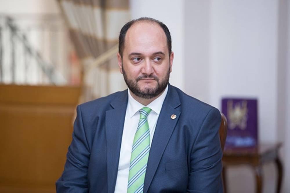 Ում շքեղ նորոգված աշխատասենյակն է տրամադրվել Արայիկ Հարությունյանին. «Ժողովուրդ»