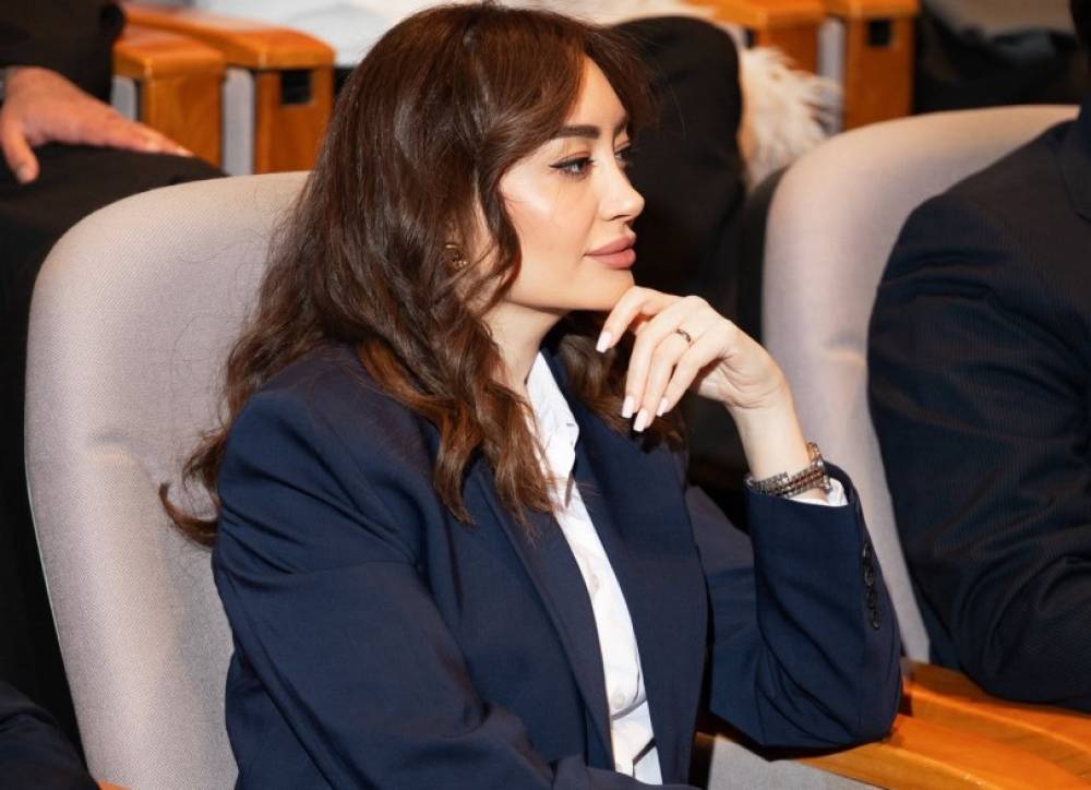 Վերջին 10 տարում «Հայփոստ»-ի ամենացածր աշխատավարձ և պարգևատրում ստացած տնօրենն եմ․ Կոնջորյանի կինն արձագանքել է