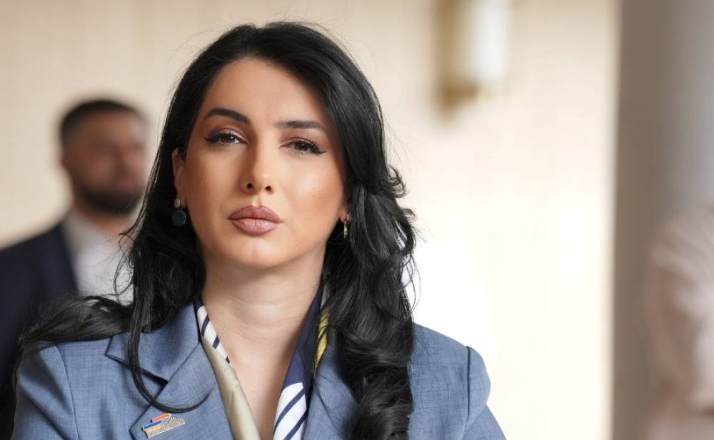 Ցույց տվեք այն էջը, որտեղ նշված է «Ուժեղ Հայաստան»-ի անունը. Մարիաննա Ղահրամանյանը՝ Թագուհի Ղազարյանին