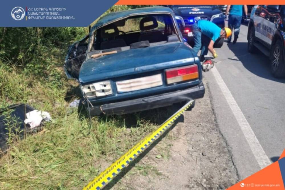 ՃՏՊ Դիլիջան-Վանաձոր ավտոճանապարհին․ փրկարարներն ավտոմեքենայից դուրս են բերել արգելափակված վարորդին