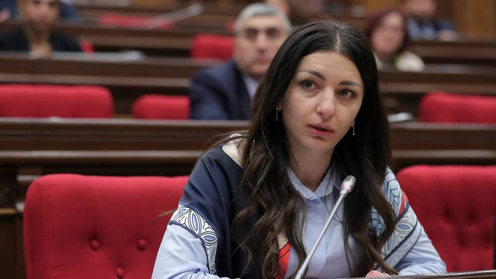 Բա ինքն էր «միակ տղամարդը»․ Հասմիկ Հակոբյանը «մերկացրեց» Քոչարյանի անցյալը