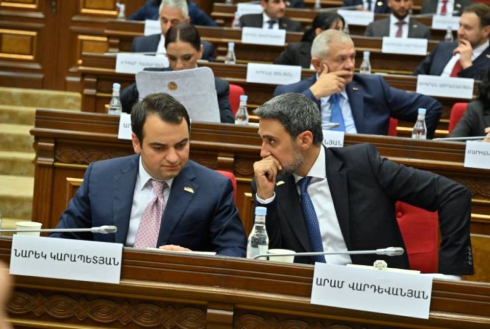«Ուժեղ Հայաստան»-ի պատգամավորները կլքեն ԱԺ-ն և կշարժվեն դեպի Էջմիածին