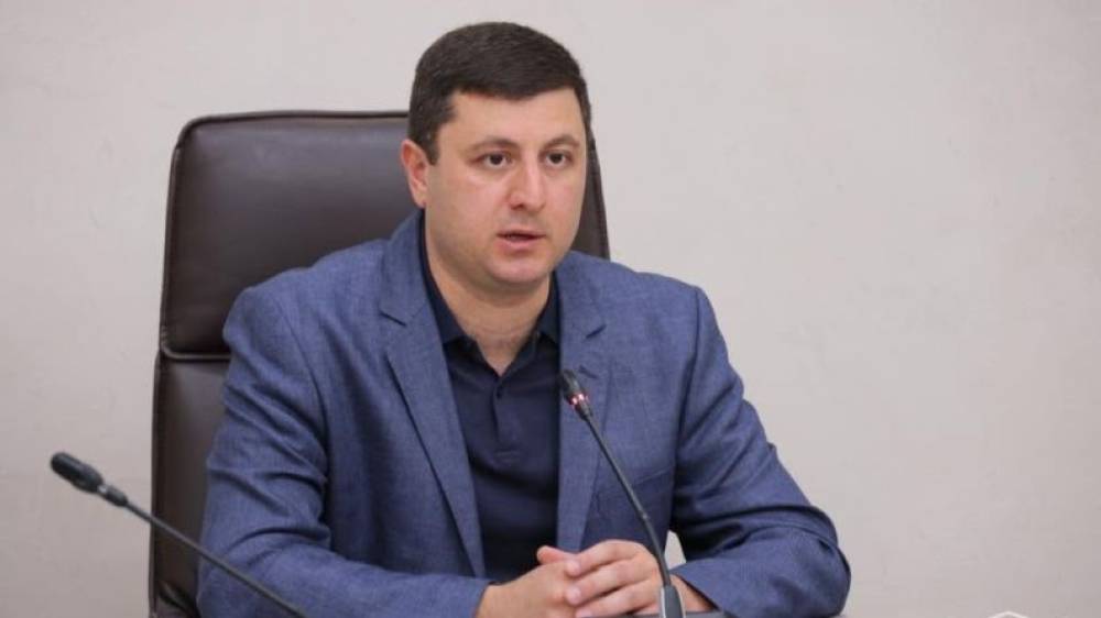 Ձեր օրոք սպառազինությունն ու ռազմական տեխնիկան մեծ քանակով որպես ավար հանձնվել են թշնամուն, խոցվել։ Դուք դեռ խոսո՞ւմ եք. Տ. Աբրահամյան