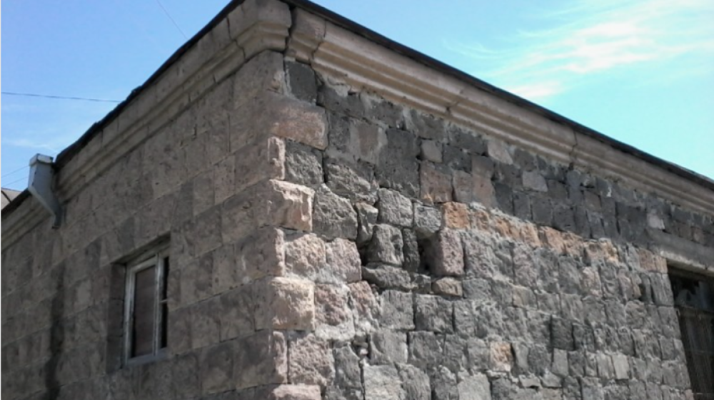 Ոտքին առկա պրոբացիոն սարքով տղամարդը հարվածներ է հասցրել տնակի պատերին և անգիտակից վիճակում տեղափոխվել հիվանդանոց