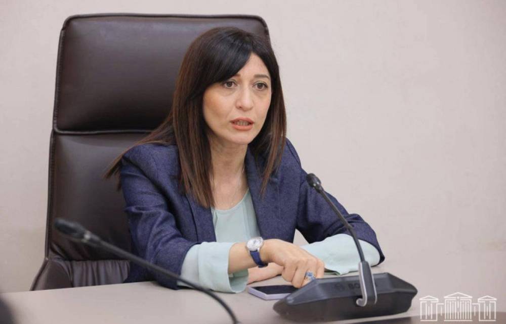Արփինե Դավոյանը բացահայտ ստում է