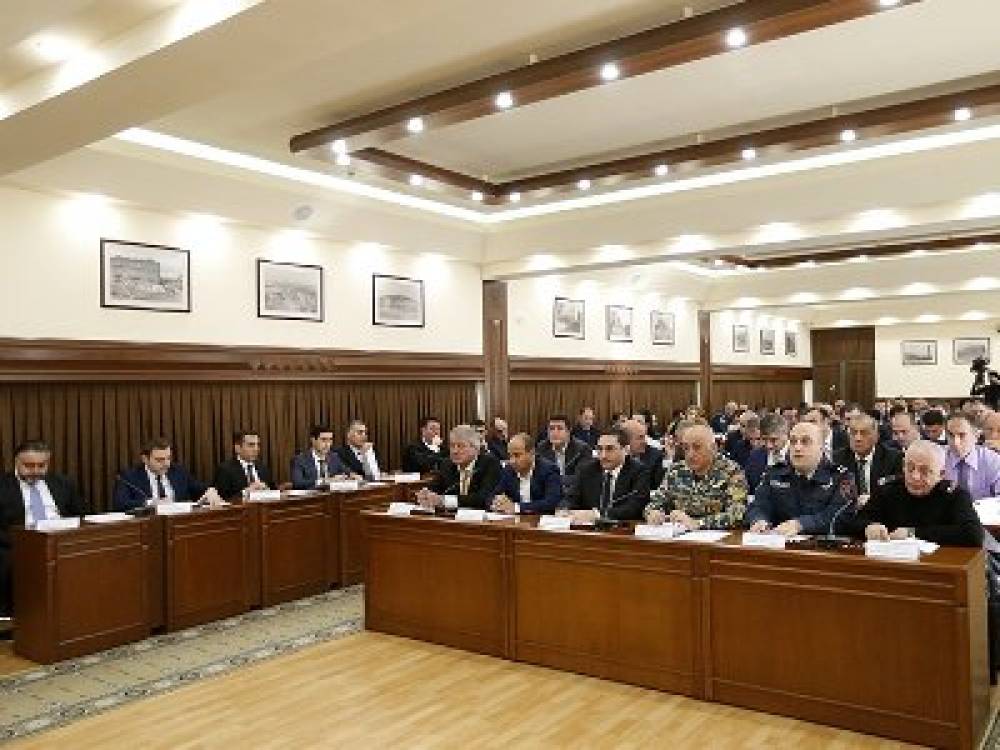 Երեւանի բոլոր շինհրապարակները կգույքագրվեն․ քաղաքապետը վստահ է՝ նորմերը չեն պահպանվում