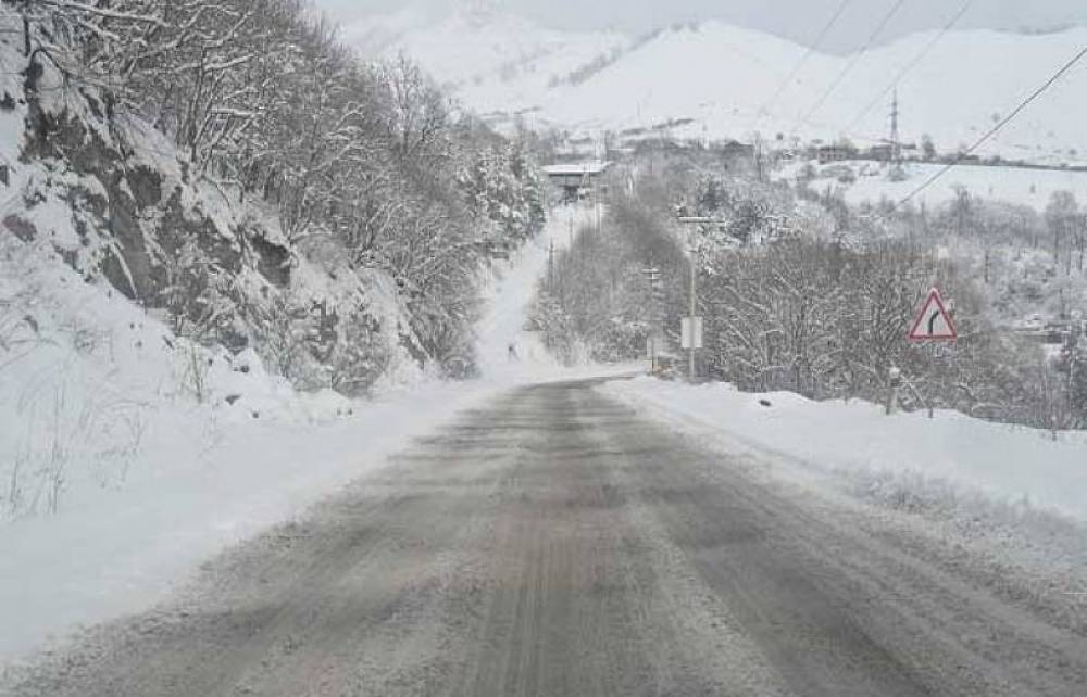 Հանրապետության մի շարք ավտոճանապարհներին ձյուն է տեղում