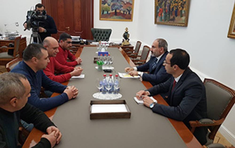 Նիկոլ Փաշինյանն ընդունել է կենսաթոշակի անցած նախկին զինծառայողներին