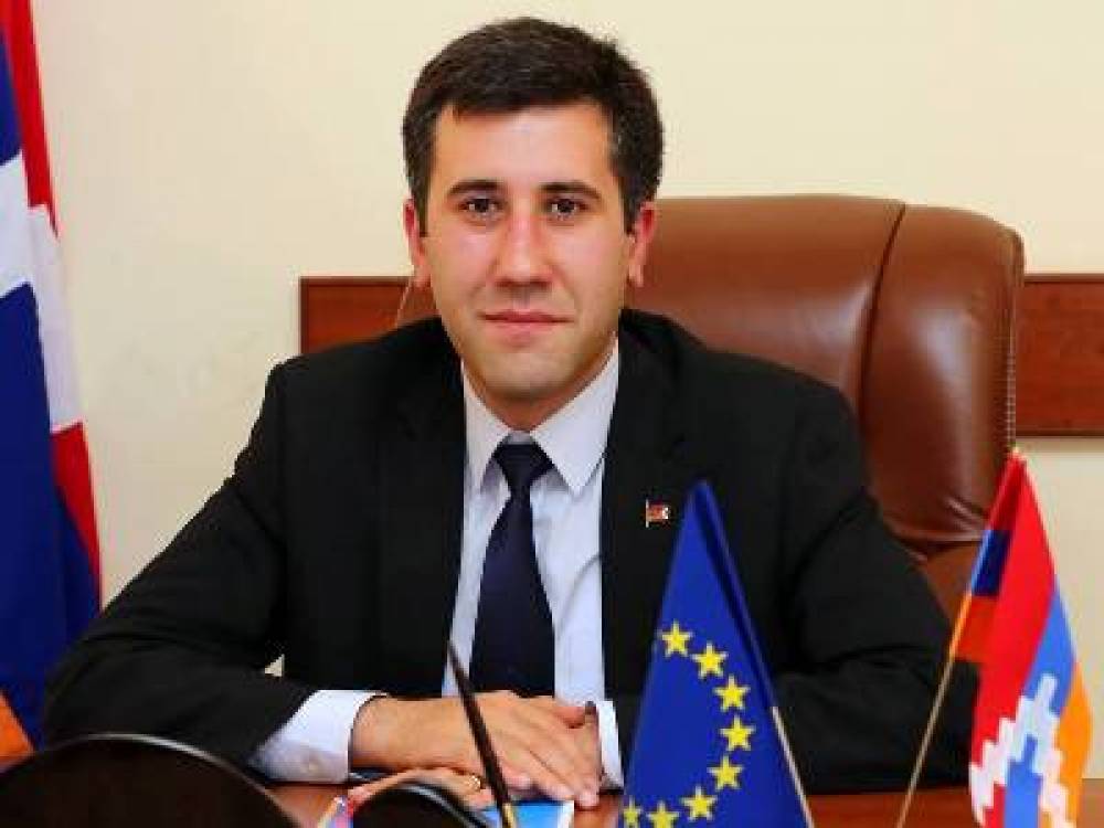 Արցախի նախկին օմբուդսմեն Ռուբեն Մելիքյանը պարգեւատրվել է «Մխիթար Գոշ» մեդալով