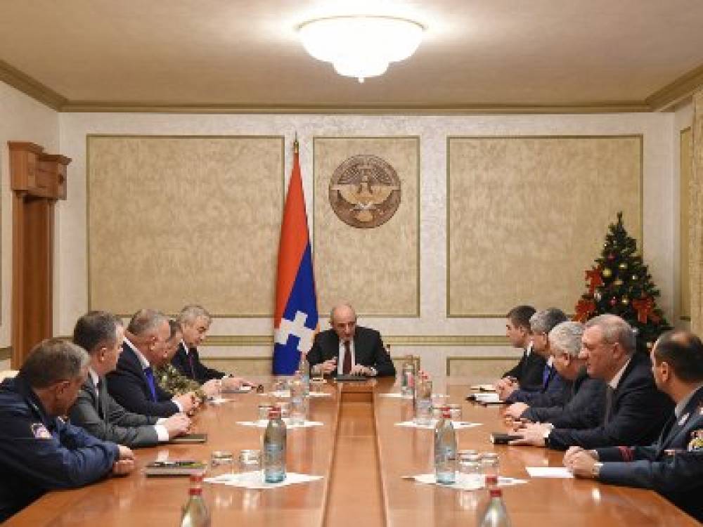 Բակո Սահակյանի մոտ քննարկել են տոնական օրերին պետական մարմինների գործունեությունը