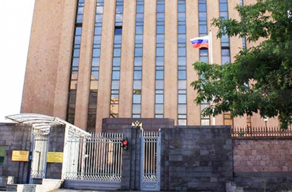 ՀՀ-ում ՌԴ դեսպանատան առջև տեղի կուեննա բողոքի ցույց՝ ընդդեմ 102-րդ ռազմահենակետում տիրող իրավիճակի
