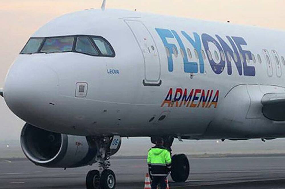 Авиабилеты flyone armenia. Airbus a 320 flyone Armenia. Флайон Армения. Авиакомпания Fly one Armenia.