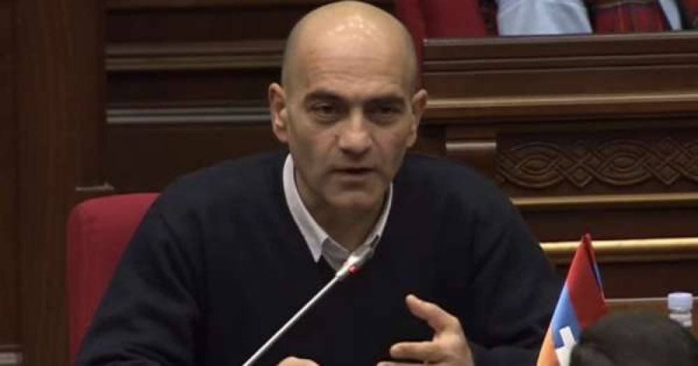 Բա որ Գյումրու մաքսայինում հերթ չկա, ինչի եք «ստայանկի» գինը 1600-ից սարքում 5000. Ավետիսյան