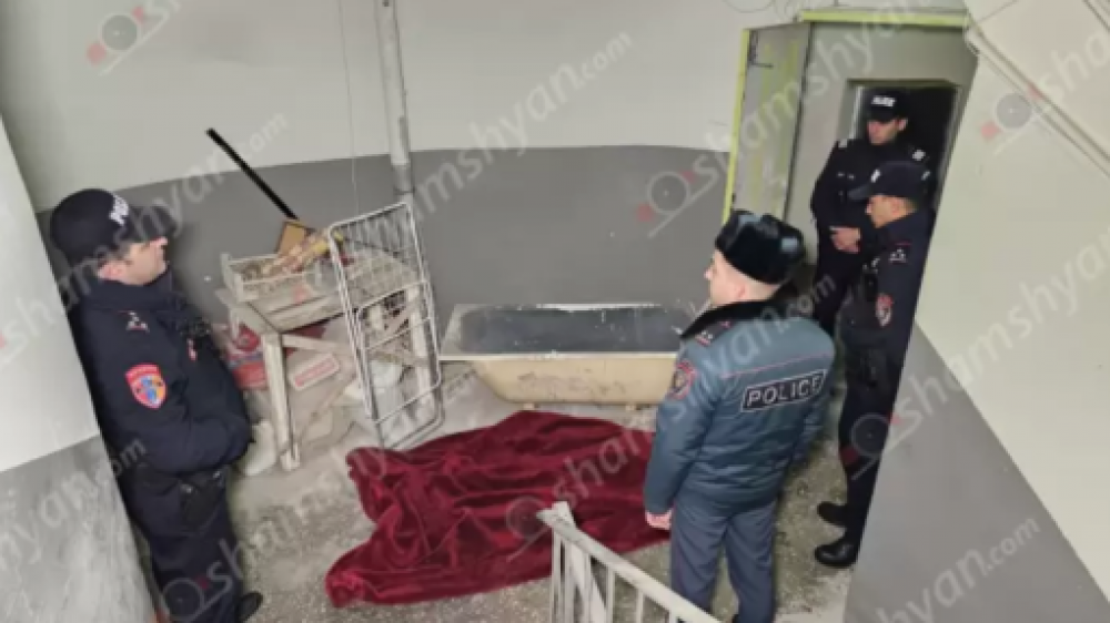 Երևանում բնակարաններից մեկում հրշեջները, մարելով կրակը, հայտնաբերել են տղամարդու ծխահարված դի