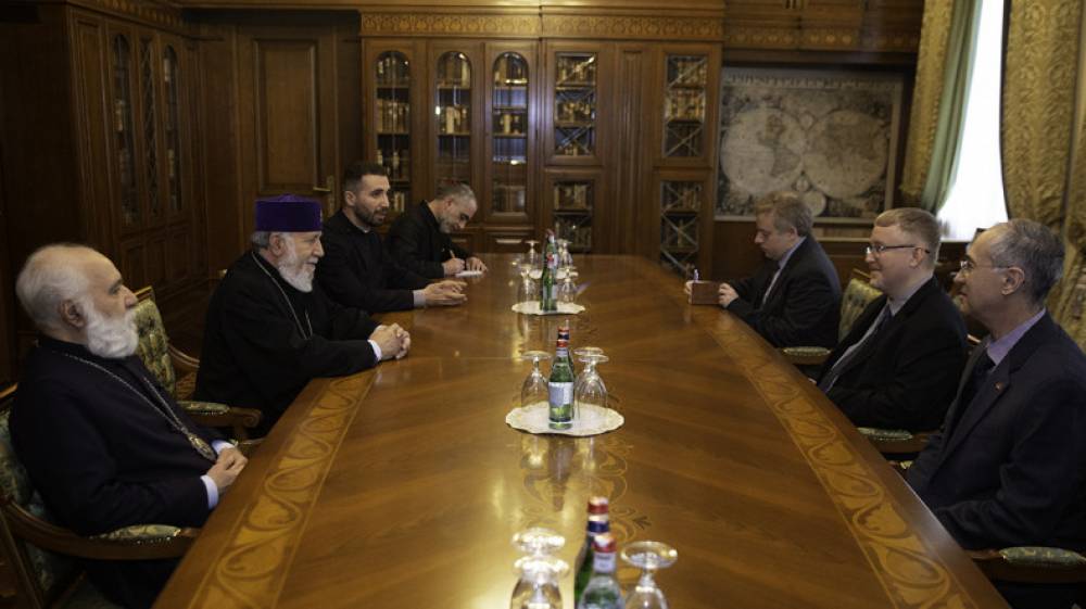 Կաթողիկոսն ընդունել է ՀՀ-ում Կանադայի նորանշանակ դեսպանին