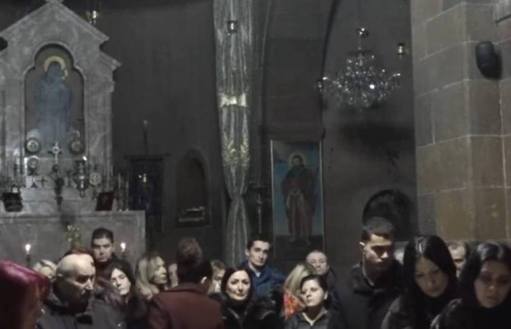 Հայտնիներից ովքեր են ներկա Արա Մարտիրոսյանի հոգեհանգստի